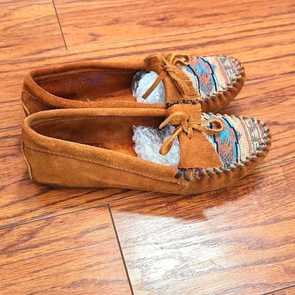 Minnetonka Women's Kilty Hardsole Moccasin - Picture 2 of 6